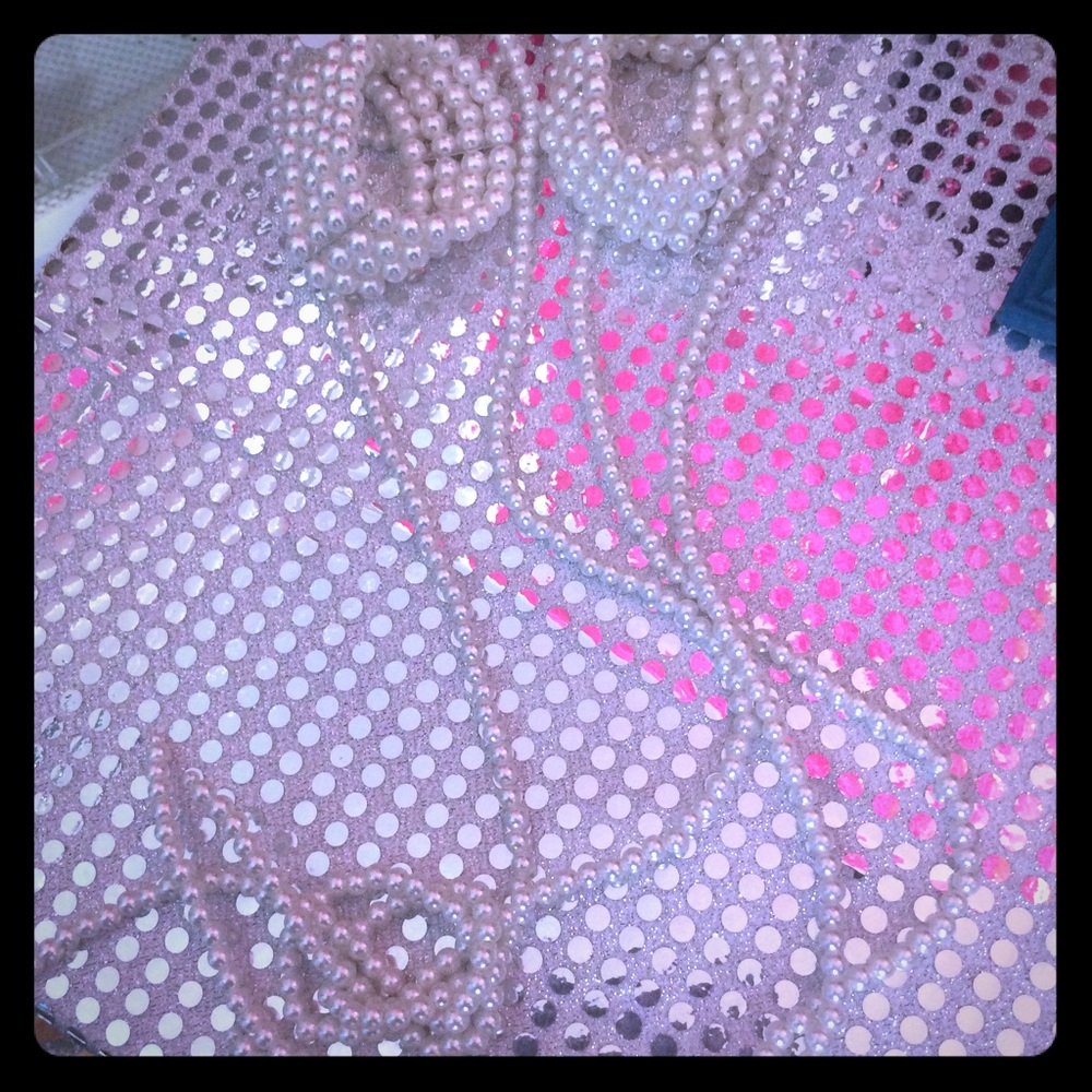 Pearl bracelets and necklaces